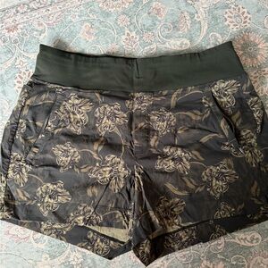 Athleta Trekkie North Floral Women's Athletic Shorts